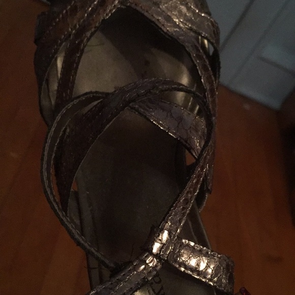 Kelly and Katie Wedges/platforms - Picture 4 of 8